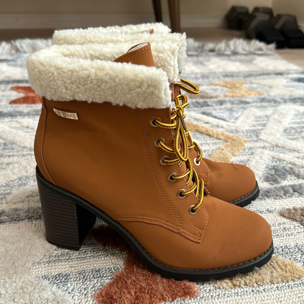 bebe Sherpa Cuff Lace Up Heeled Combat Boots Brown Size 8 Cozy Winter